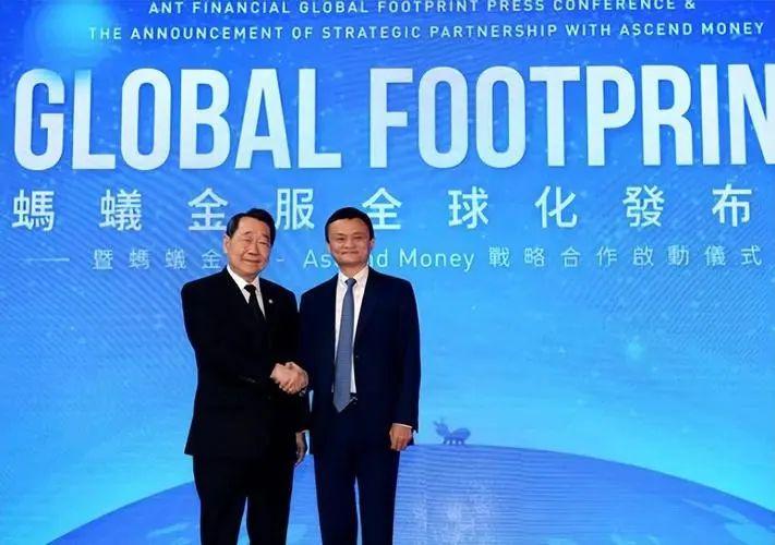 谢国民和马云此前已经多有交集
