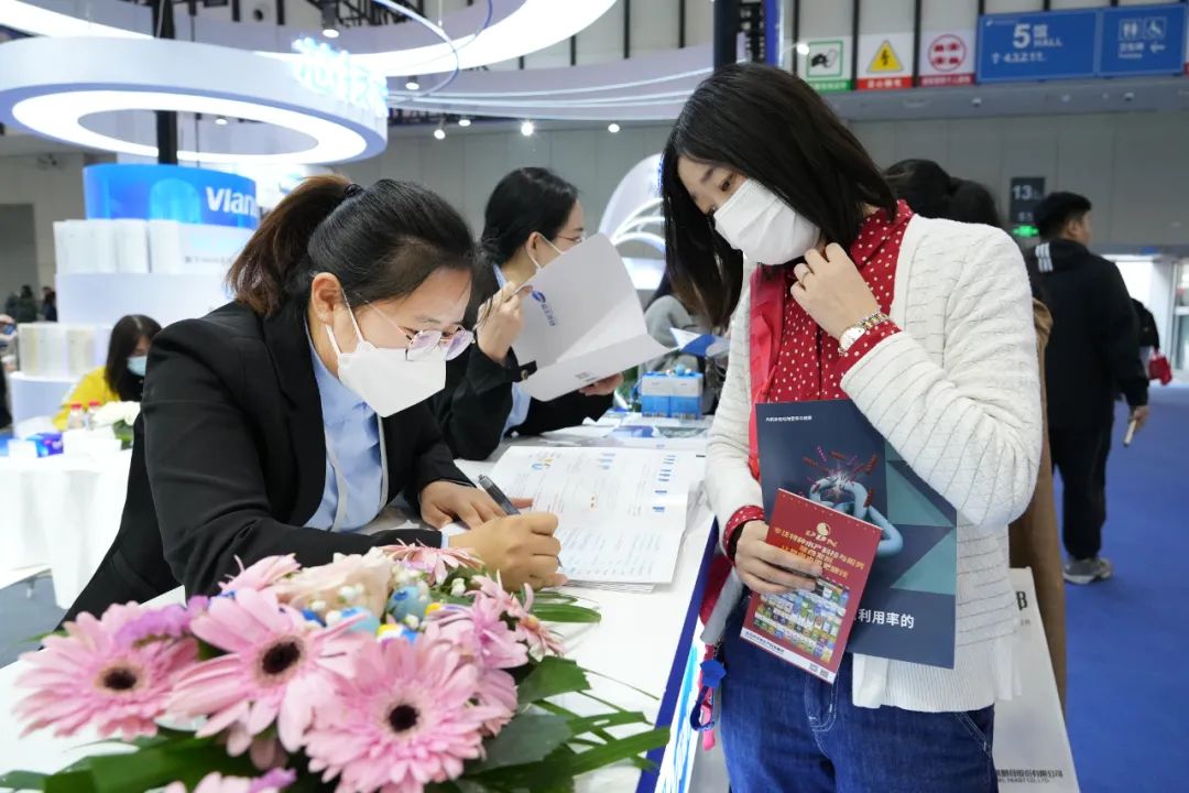 芯产品、芯技术、芯服务！蔚蓝生物盛装亮相中国饲料工业展