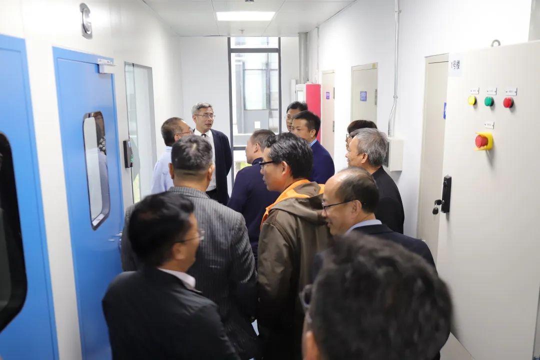 参观新办公楼