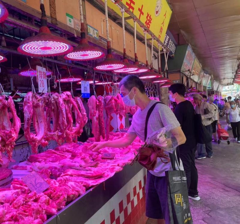 生猪出场价格继续微降，广州猪肉价格连降12周