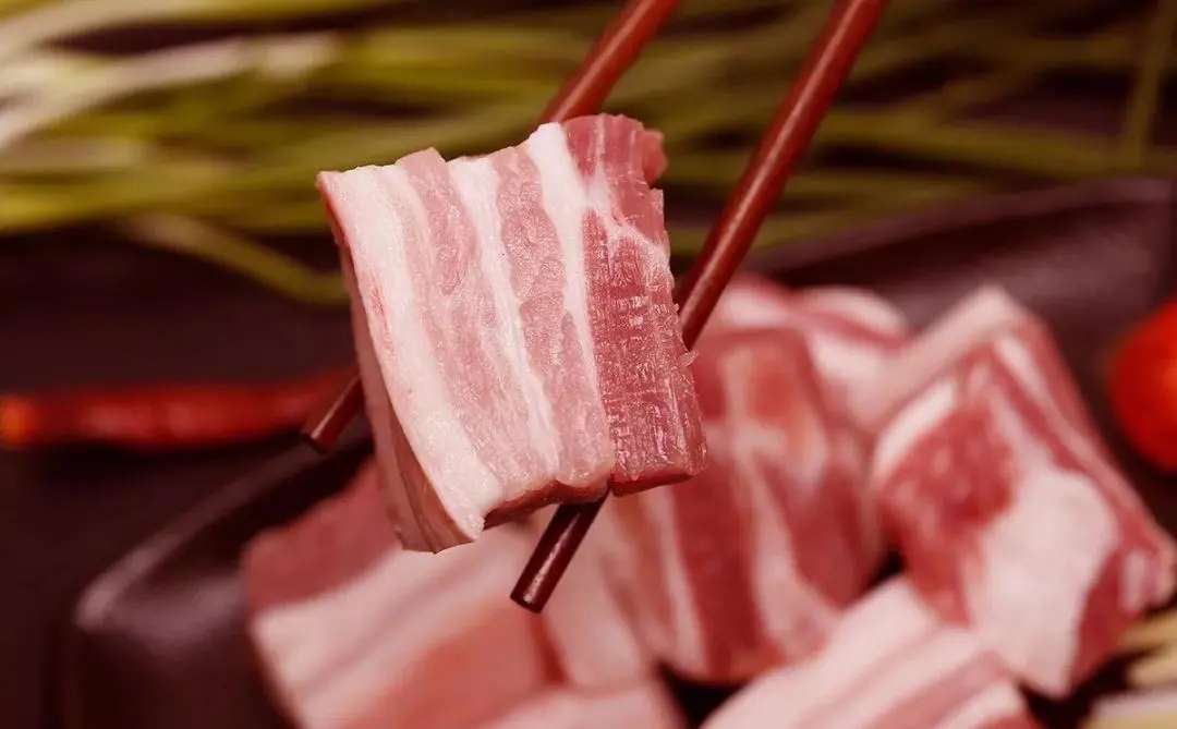 土猪肉跟饲料猪肉有什么区别？不懂你的猪肉白吃了