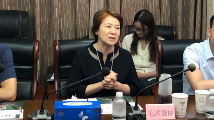 家育种业集团与松山区政府领导到北京资源亿家集团有限公司考察交流