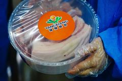 一块猪肉是怎么来到餐桌的？一条生猪产业链，链起千家与万户