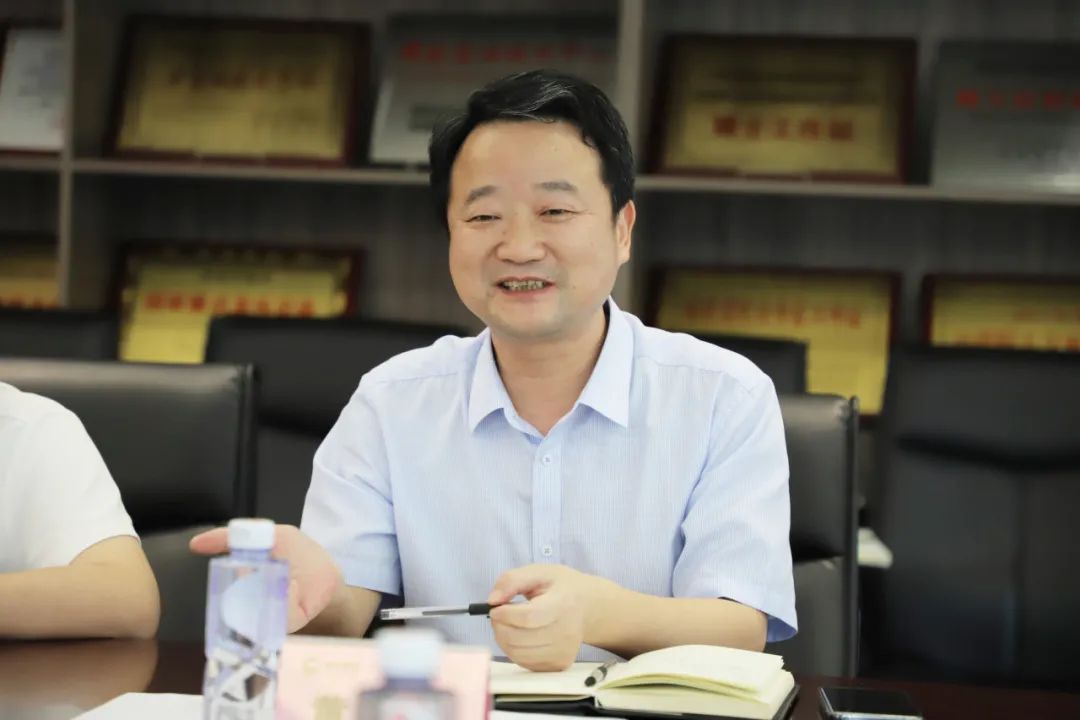 黄华栋