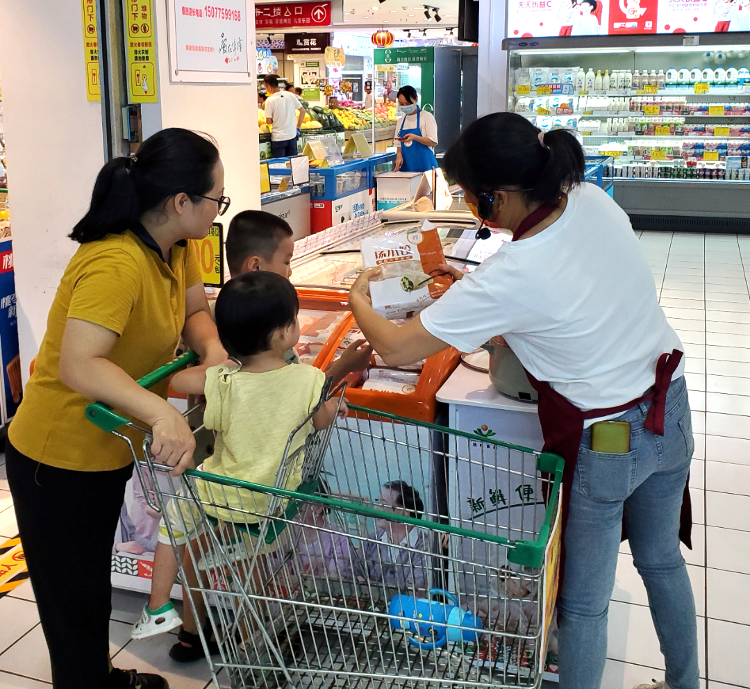 实力圈粉  人气十足！扬翔食品在贵港各大商超“火热开卖”