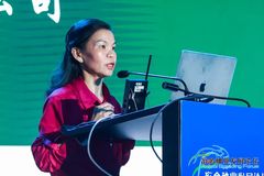 扬翔董事长莫金枝：助力种业振兴的生猪育种实践！