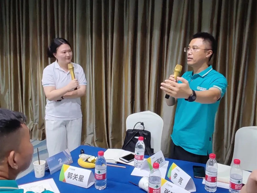 刘璐女士