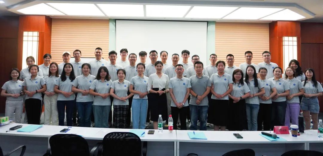 以礼相待，知礼而行——蕾灵百奥商务形象塑造与职场礼仪培训成功举办