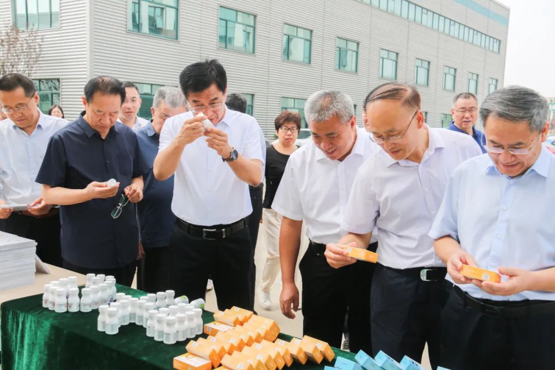 山东省畜牧兽医局副局长李新率全省16地市畜牧业高质量发展大会观摩团共60余人莅临山东海能生物