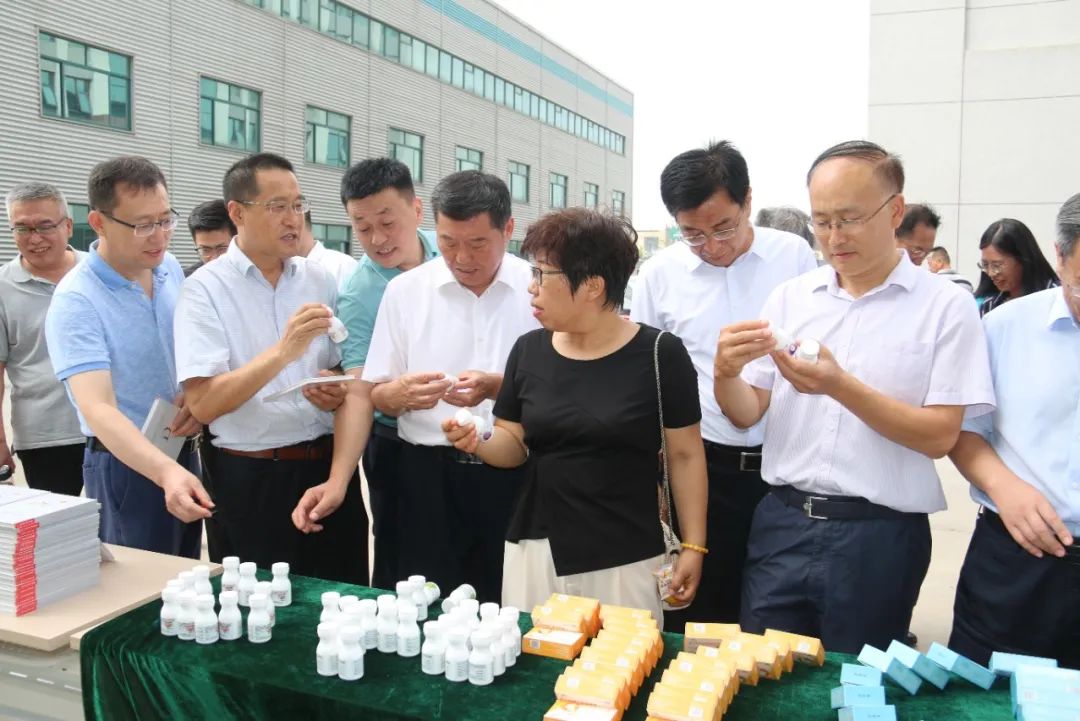 山东省畜牧兽医局副局长李新率全省16地市畜牧业高质量发展大会观摩团共60余人莅临山东海能生物