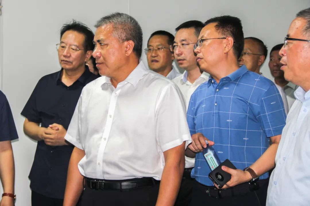 山东省畜牧兽医局副局长李新率全省16地市畜牧业高质量发展大会观摩团共60余人莅临山东海能生物