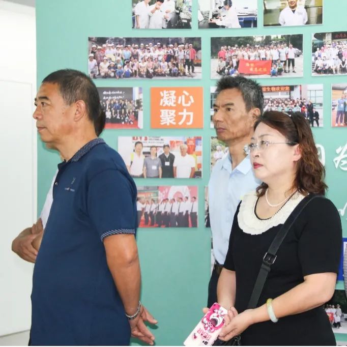 山东省畜牧兽医局副局长李新率全省16地市畜牧业高质量发展大会观摩团共60余人莅临山东海能生物