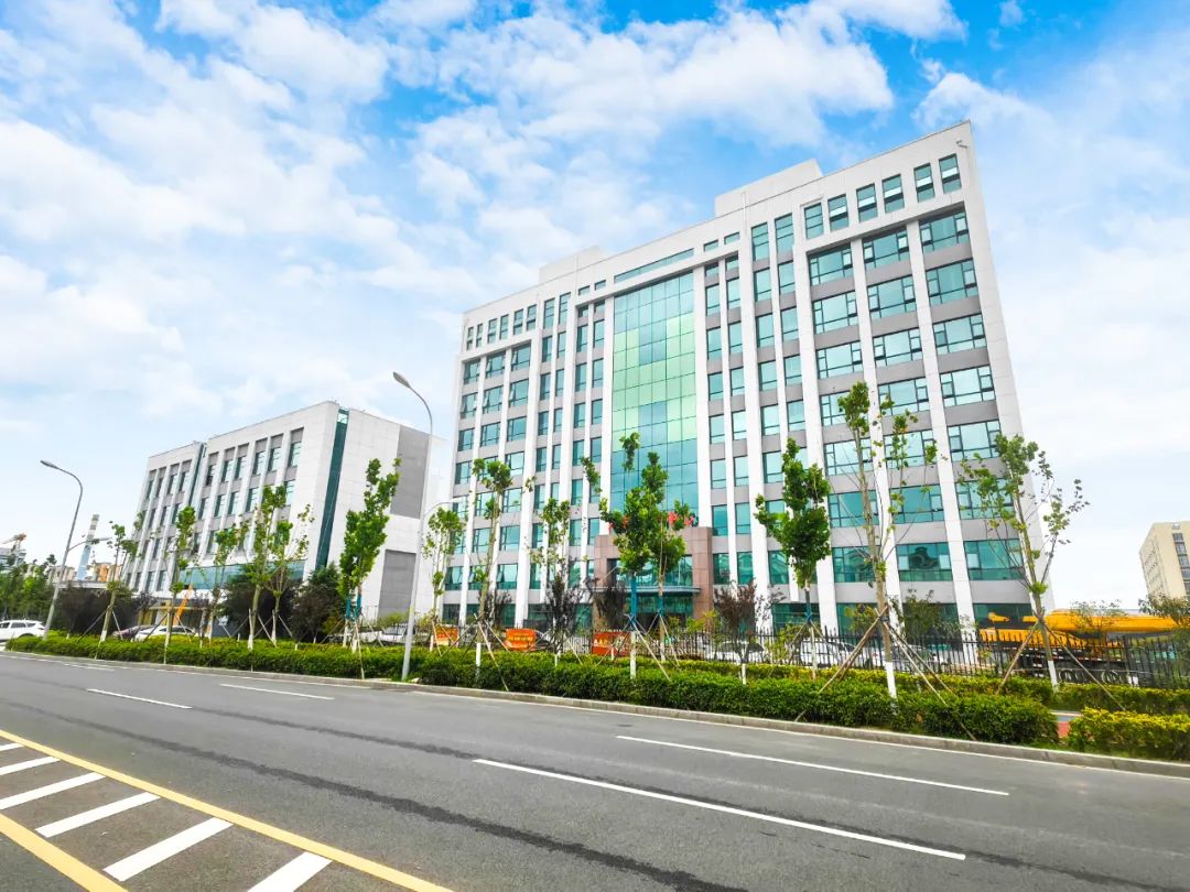 山东省畜牧兽医局副局长李新率全省16地市畜牧业高质量发展大会观摩团共60余人莅临山东海能生物