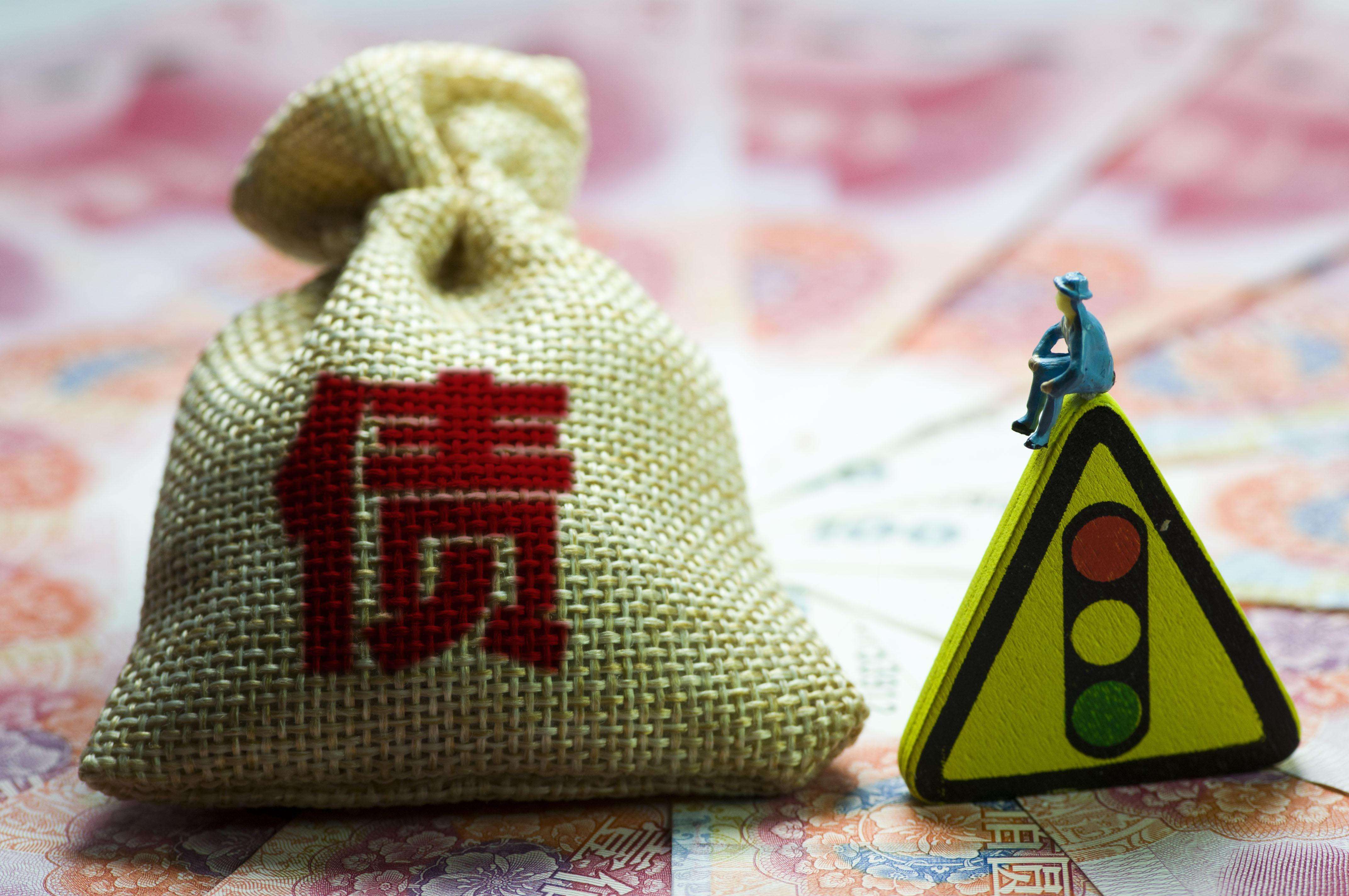 中报收官，无一家实现盈利！上市猪企短债已超1200亿元，产能去化趋势难改