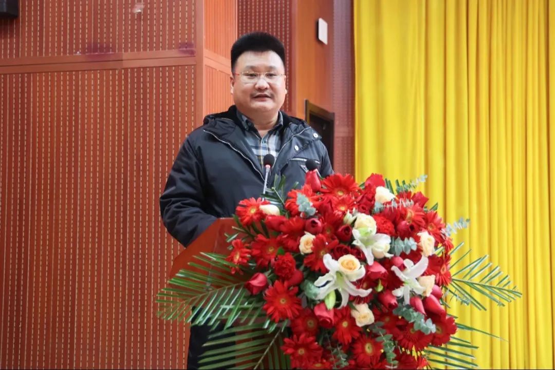 杜育锋
