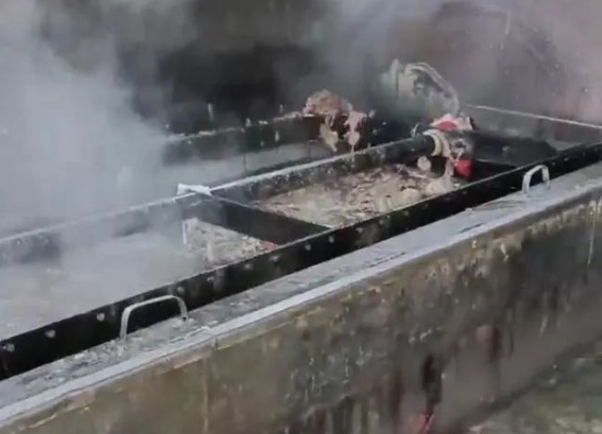 实名举报！福建泉州一作坊用“死猪烂肉”炼油，每天加工十几吨