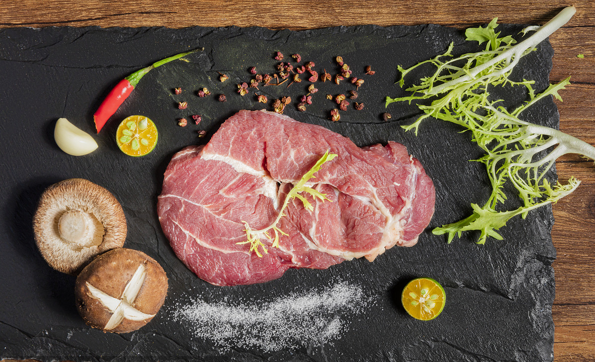 2月23日全国农产品批发市场猪肉平均价格为20.93元/公斤，比昨天下降0.7%