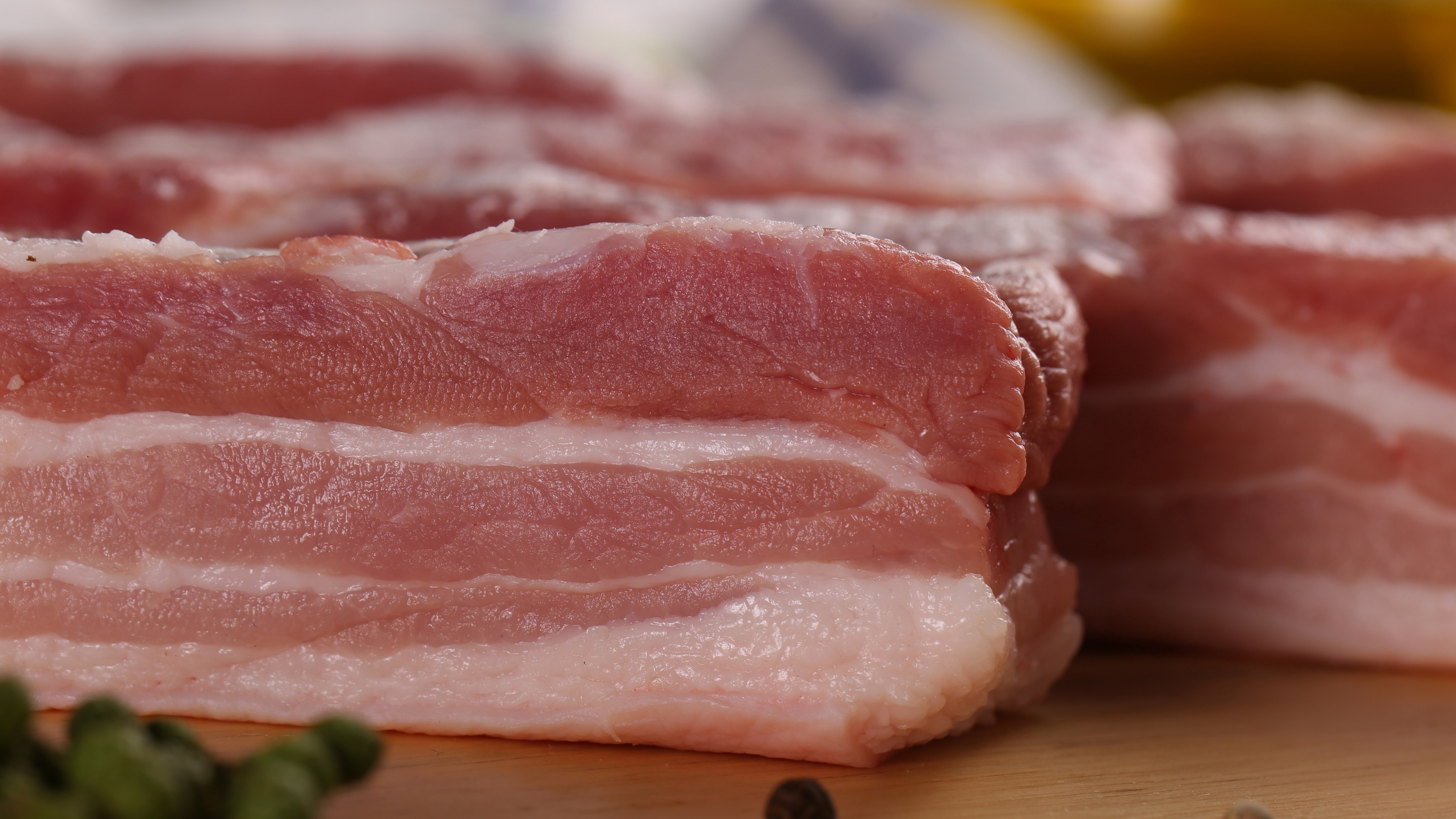 2024年04月23日全国各省市猪肉价格，消费利好兑现不畅，批发市场白条购销冷清！