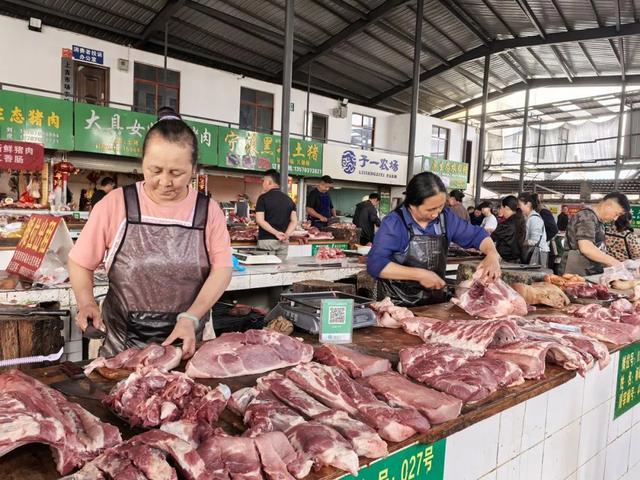 淡季不淡，商家：猪肉价格今年涨势迅猛