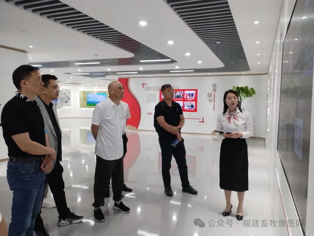 福建省畜牧业协会猪业分会郑新平会长率团赴双胞胎集团考察交流