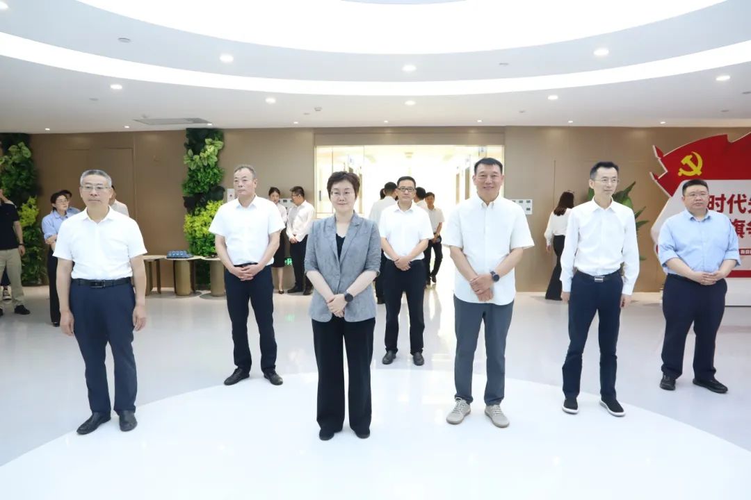 江西省副省长张莹调研双胞胎集团：龙头引领全链升级，政企合力“链”动江西食品新未来