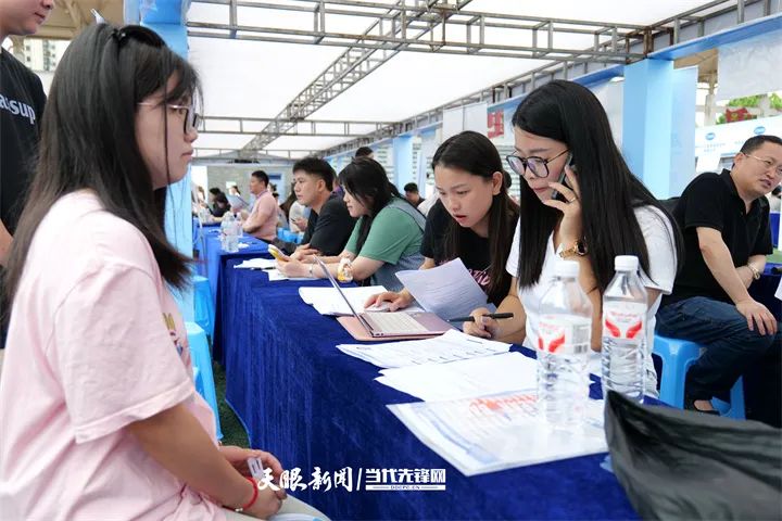 遵义职业技术学院与傲农集团签署合作协议