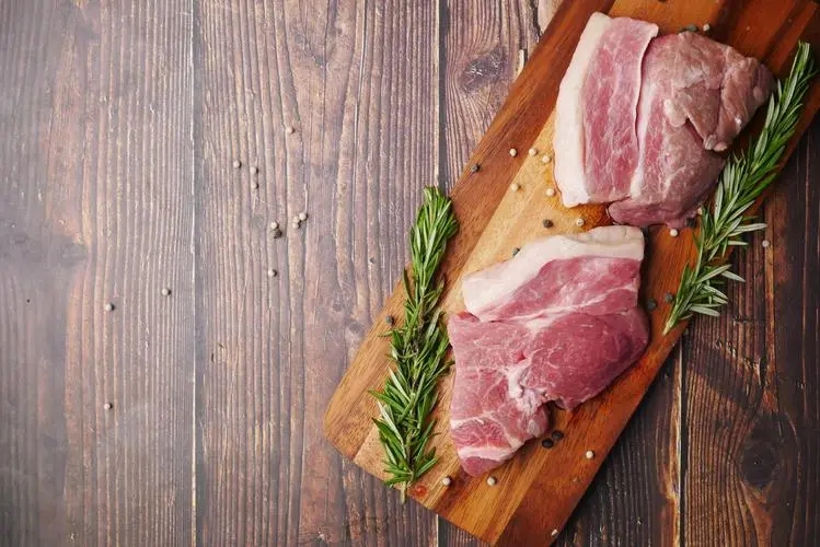 5月13日全国农产品批发市场猪肉平均价格为20.32元/公斤，比上周六下降0.4%