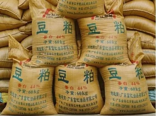 美豆关税降至23%，豆粕大跌800元/吨，饲企已行动？