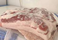 冻品猪肉半年“谜局”：上半年抗跌，下半年缓跌背后有何隐情？